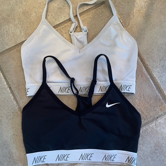 Nike sports bra bundle - Picture 1 of 1